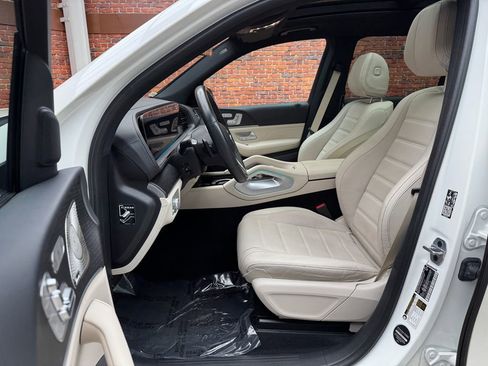 Used 2023 Mercedes-Benz GLS 580 4MATIC image 21