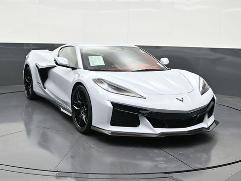 Used 2024 Chevrolet Corvette Z06 image 8