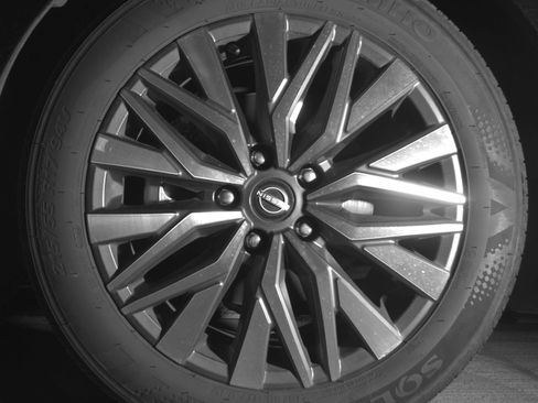 Used 2025 Nissan Altima 2.5 SV FWD image 12