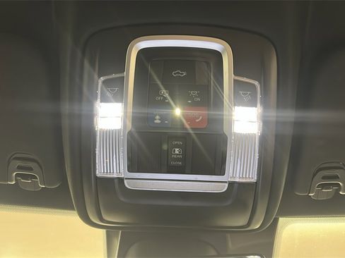 Used 2024 RAM 1500 Laramie image 25