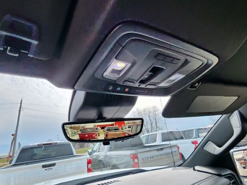 Used 2023 Chevrolet Silverado 1500 High Country w/ Technology Package image 18