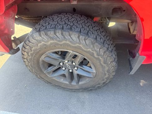 Used 2021 Chevrolet Silverado 1500 Custom Trail Boss AWD/4WD image 13