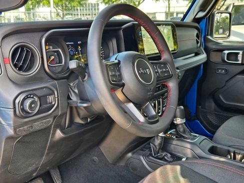 Used 2024 Jeep Wrangler Rubicon AWD/4WD image 13