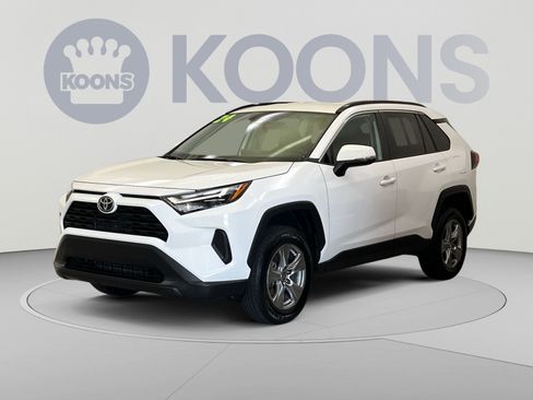 Used 2024 Toyota RAV4 XLE FWD image 1