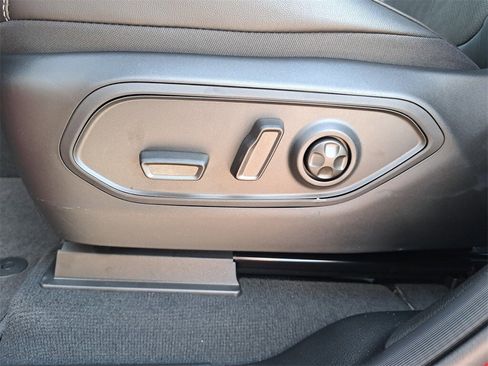 New 2025 Jeep Grand Cherokee L Altitude image 28