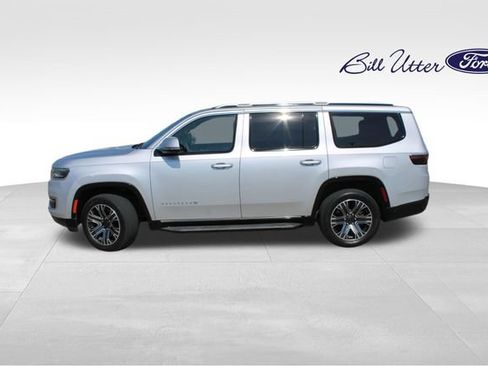 Used 2022 Jeep Wagoneer Series III w/ Convenience Group I AWD/4WD image 8
