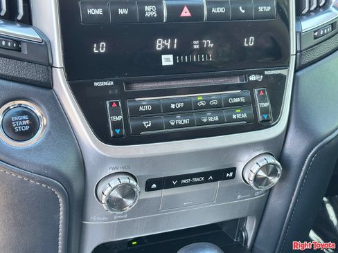 Used 2017 Toyota Land Cruiser AWD/4WD image 28