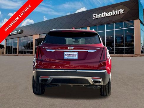 Used 2023 Cadillac XT5 Premium Luxury w/ Technology Package FWD image 7