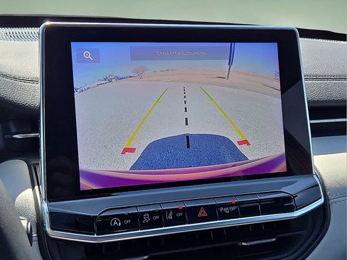 Used 2025 Jeep Compass Limited image 29