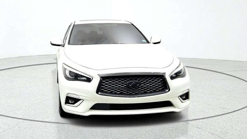 Used 2019 INFINITI Q50 Luxe w/ Essential Package (3.0T Luxe) AWD/4WD image 2