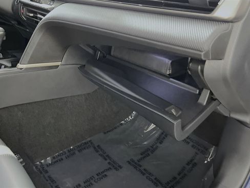 Used 2025 Toyota Camry SE w/ Convenience Package FWD image 35