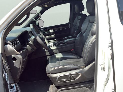 Used 2022 Jeep Wagoneer Series I w/ Premium Group I AWD/4WD image 22