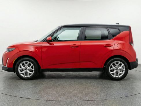 Used 2025 Kia Soul LX w/ LX Technology Package FWD image 5