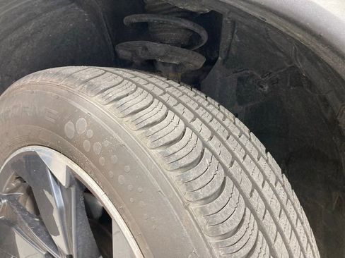 Used 2025 Nissan Rogue SV image 15