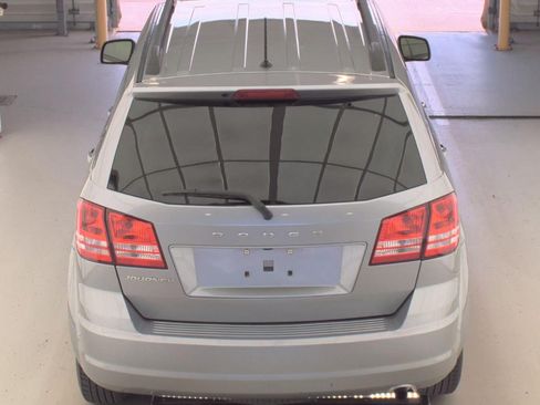 Used 2019 Dodge Journey SE FWD image 6