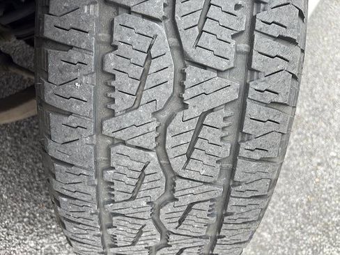 Used 2019 RAM 1500 Laramie AWD/4WD image 10