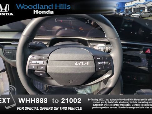 Used 2026 Kia Sportage LX image 10