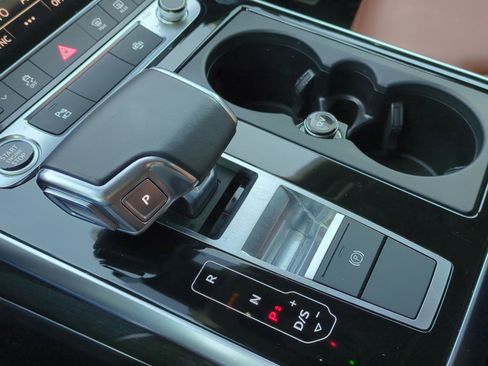 Used 2022 Audi Q7 Premium Plus image 26