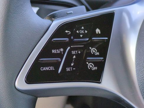 Used 2025 Mercedes-Benz GLB 250 image 24