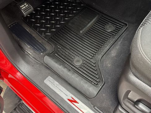 Used 2018 Chevrolet Silverado 1500 LT w/ All Star Edition image 16