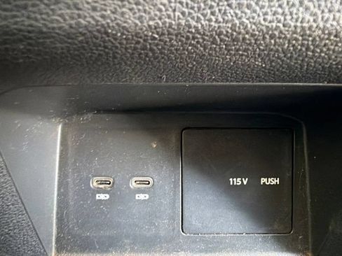 Used 2021 Volkswagen Atlas SE FWD image 12
