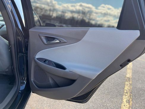Used 2020 Chevrolet Malibu LT image 35