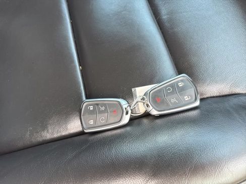 Used 2023 Cadillac XT4 Premium Luxury FWD image 5