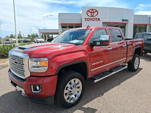 Used 2018 GMC Sierra 2500 Denali w/ Duramax Plus Package AWD/4WD image 1