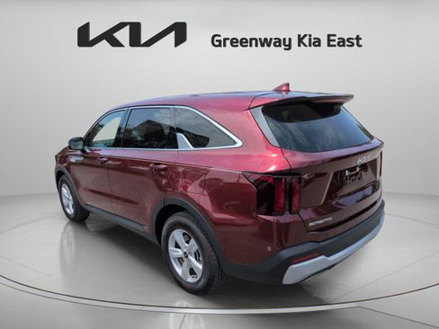 Certified 2025 Kia Sorento LX FWD image 8