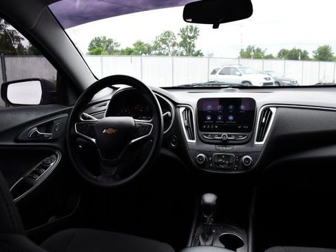 Used 2022 Chevrolet Malibu LS FWD image 20