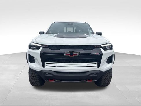 Used 2024 Chevrolet Colorado ZR2 w/ ZR2 Convenience Package III AWD/4WD image 9