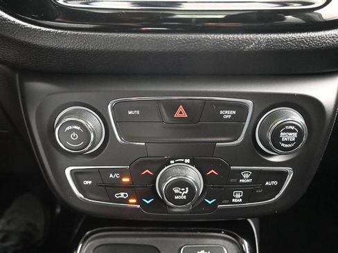 Used 2019 Jeep Compass Latitude AWD/4WD image 18