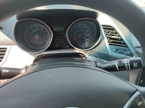 Used 2014 Hyundai Elantra SE FWD image 24