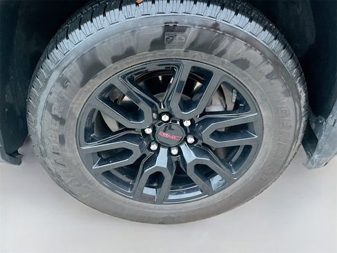 Used 2024 GMC Sierra 1500 Elevation image 31