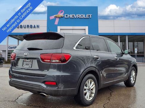 Used 2019 Kia Sorento LX image 4
