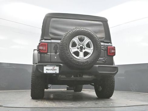 Used 2018 Jeep Wrangler Unlimited Sport S image 33