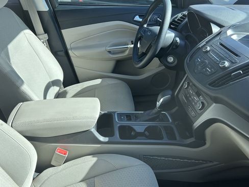 Used 2018 Ford Escape SE FWD image 8
