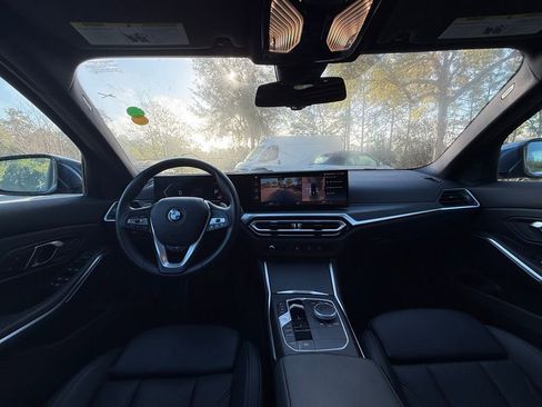 Used 2024 BMW 330i Sedan image 19