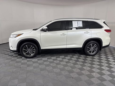 Used 2019 Toyota Highlander XLE image 4