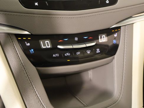 Used 2023 Cadillac XT5 Premium Luxury w/ Technology Package AWD/4WD image 7