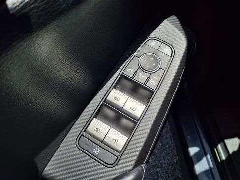 Used 2024 Mitsubishi Outlander SE image 16