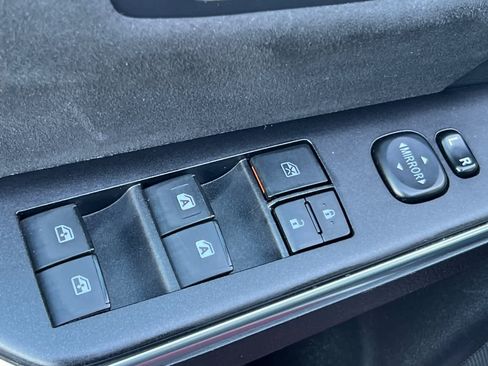 Used 2015 Toyota Camry XSE w/ Advanced Technology Package image 13