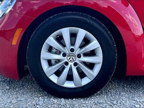 Used 2019 Volkswagen Beetle 2.0T S FWD image 8