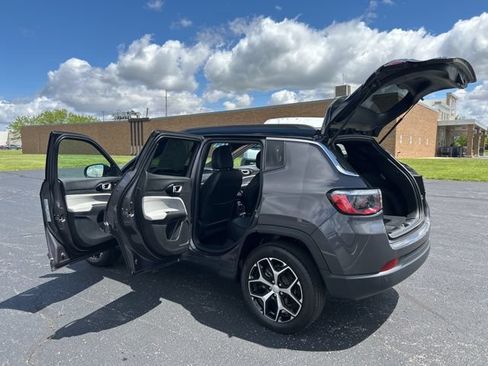 Used 2024 Jeep Compass Limited AWD/4WD image 21