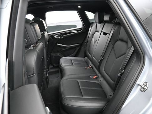 Certified 2026 Porsche Macan AWD/4WD image 24