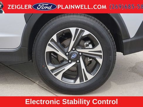 Used 2025 Subaru Crosstrek 2.5i Premium AWD/4WD image 9