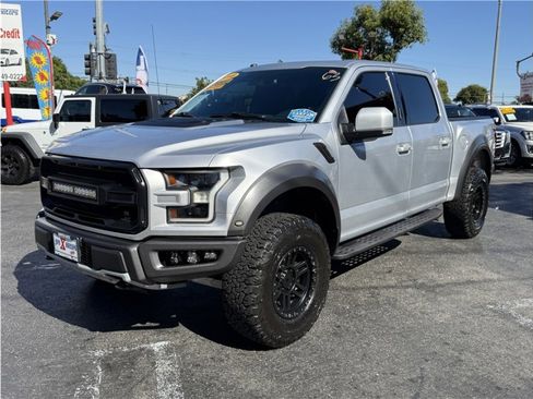 Used 2018 Ford F150 Raptor w/ Equipment Group 802A Luxury image 3
