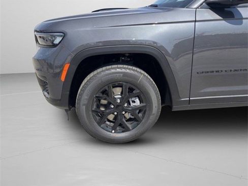 New 2025 Jeep Grand Cherokee L Altitude image 23