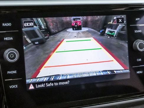 Used 2023 Volkswagen Atlas SE image 24