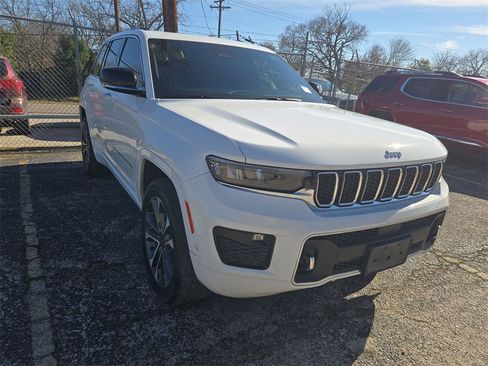 Used 2023 Jeep Grand Cherokee Overland image 1